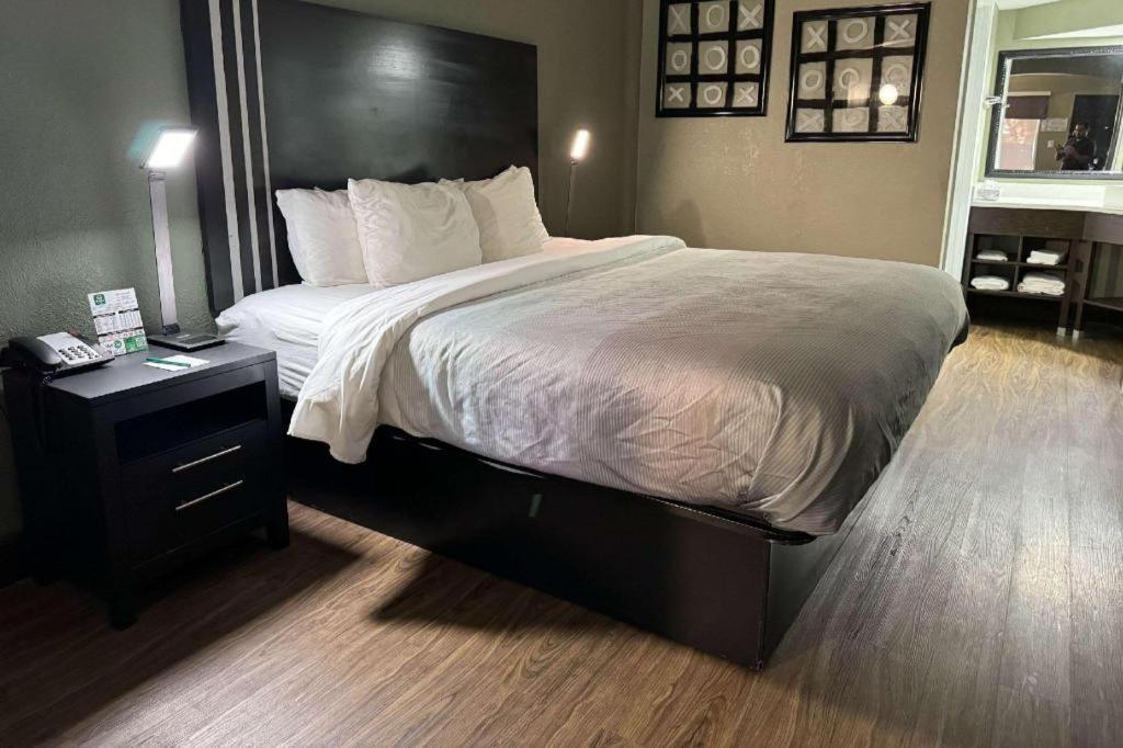 Quality Inn & Suites Near Panama City Beach Zewnętrze zdjęcie