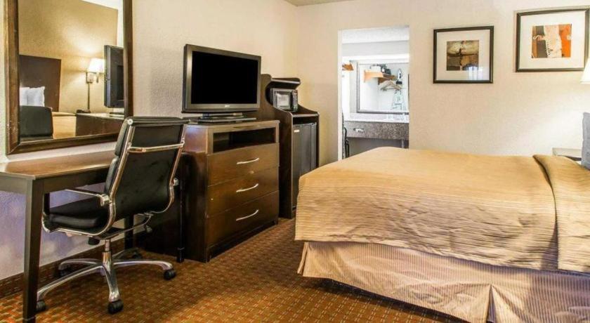Quality Inn & Suites Near Panama City Beach Zewnętrze zdjęcie