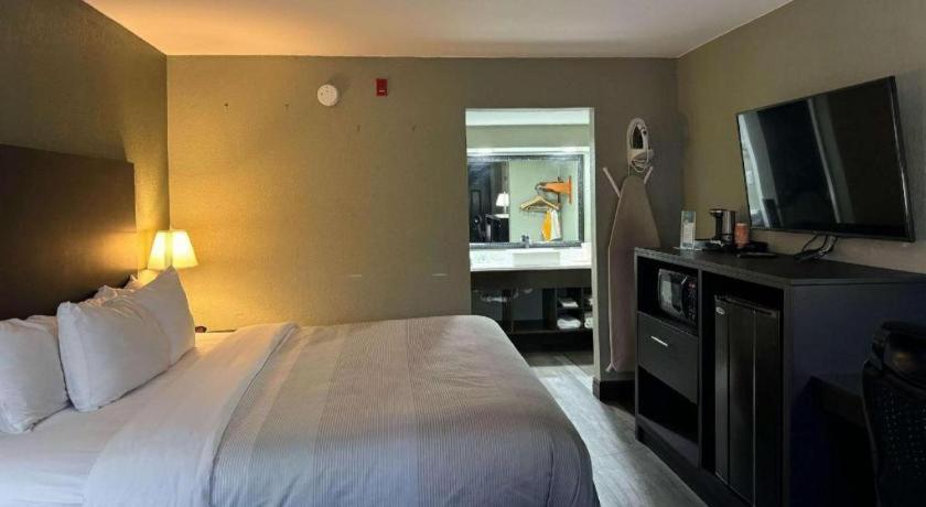 Quality Inn & Suites Near Panama City Beach Zewnętrze zdjęcie