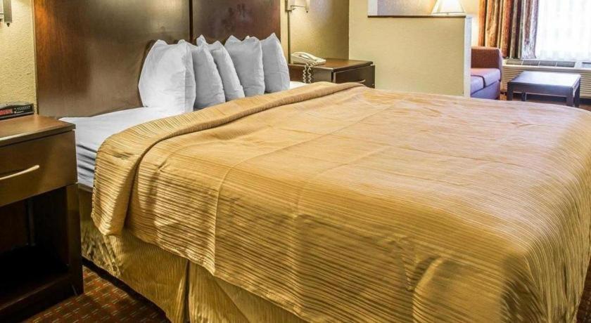 Quality Inn & Suites Near Panama City Beach Zewnętrze zdjęcie